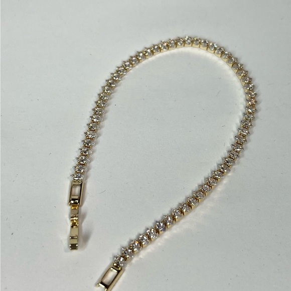 14k gold filled thin Diamond cut tennis bracelet - Picture 2 of 4